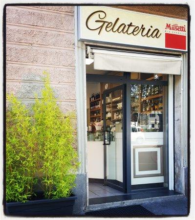 Caffetteria Gelateria In Piazzetta